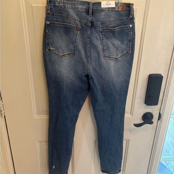 Judy Blue Rainbow Stitched Skinny Jeans Blue Distressed - Picture 9 of 9